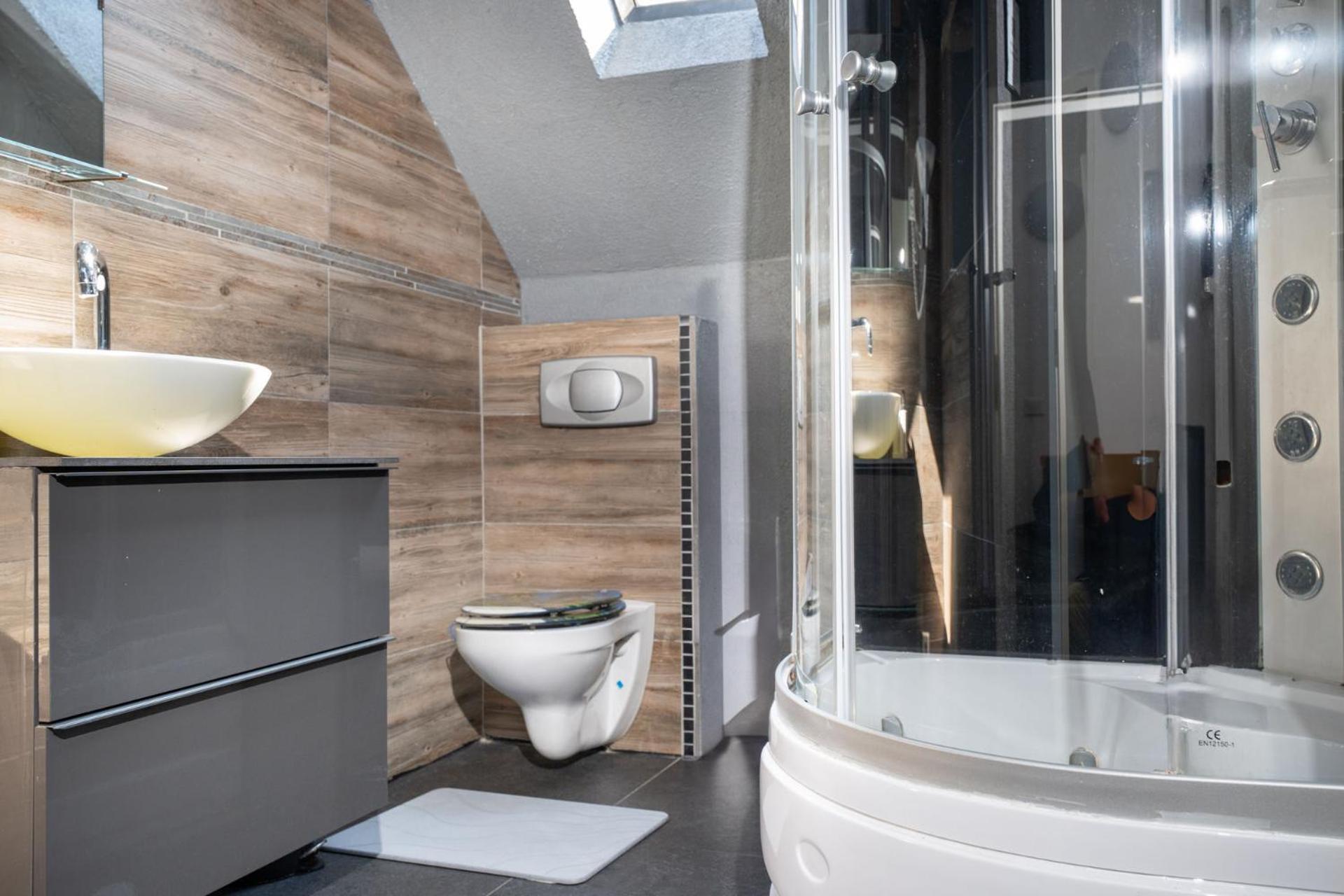 Stylische Privatzimmer An Der Mosel Koblenz  Exterior foto